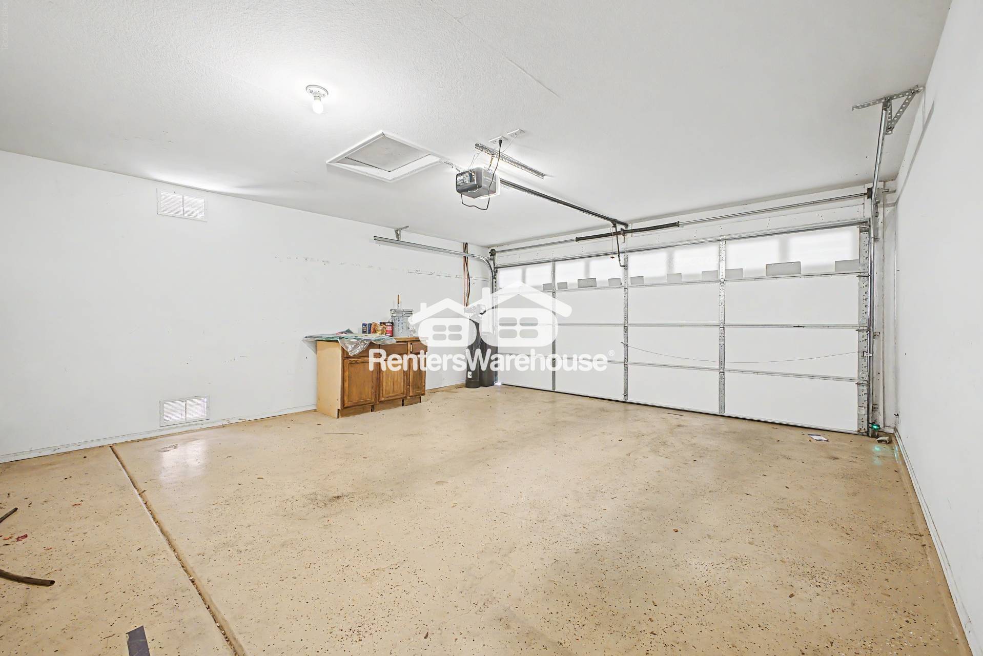 Building Photo - 29169 N Rosewood Dr