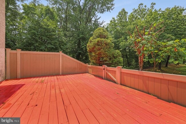 Building Photo - 153 Thoreau Dr