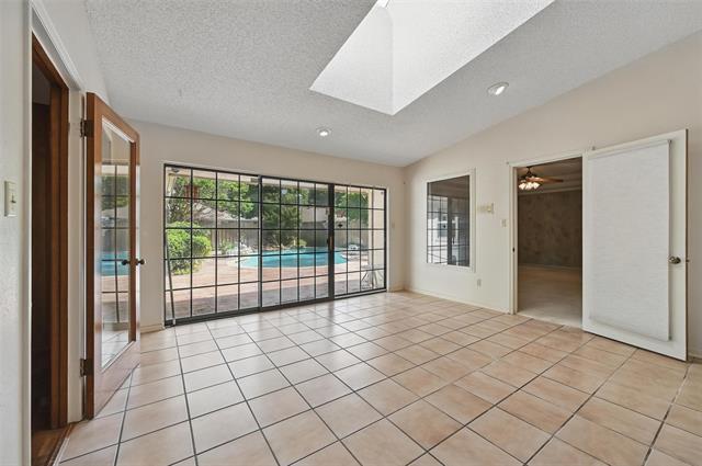 Building Photo - 9719 Amberley Dr
