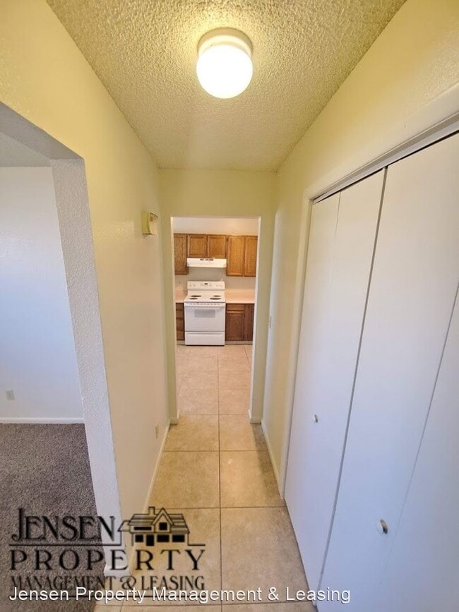 Building Photo - 545 S 900 E