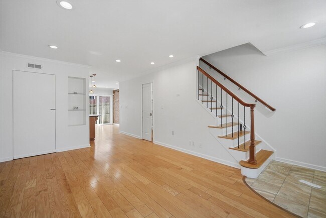 Building Photo - 1155 Dickinson St