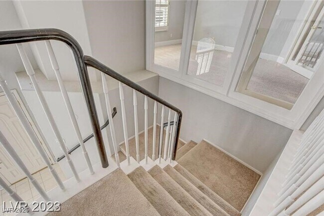 Building Photo - 1842 Bogey Way