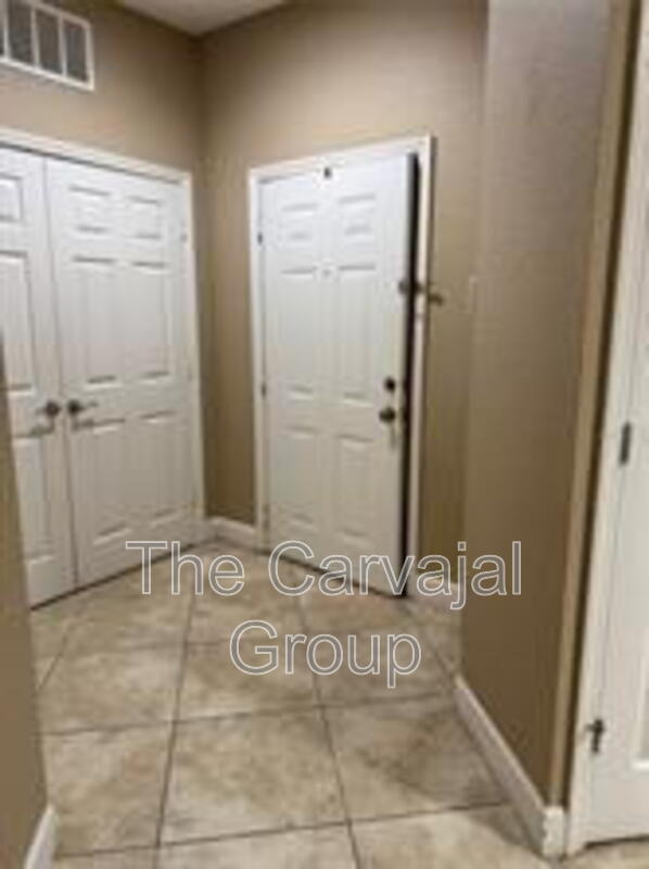 Building Photo - 6335 Contessa Dr