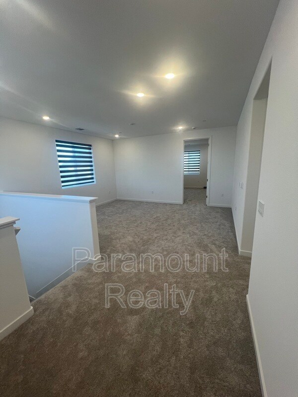 Building Photo - 1740 Lacey Ave