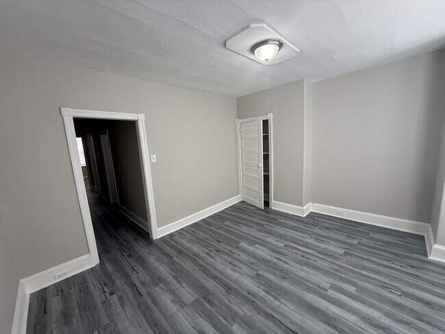 Building Photo - 5734 Vandike St