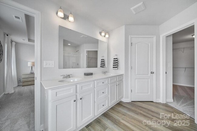 Building Photo - 517 Stephen Foster Wy