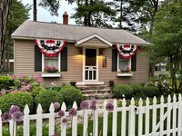 Building Photo - Your Cozy Off-Season Retreat
