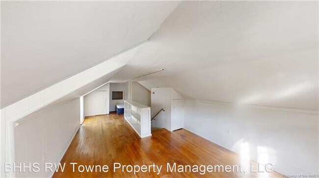 Building Photo - 3 br, 1 bath House - 4 Monument Drive