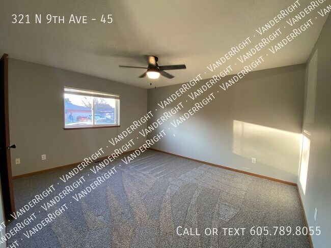 Building Photo - 321 9th Ave