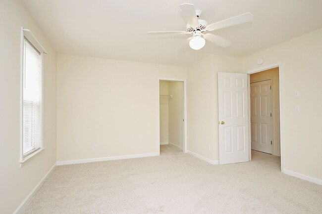 Building Photo - Pet-Friendly Raintree Home With Fenced Yard