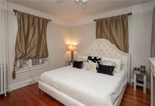 Building Photo - 3 Pell St