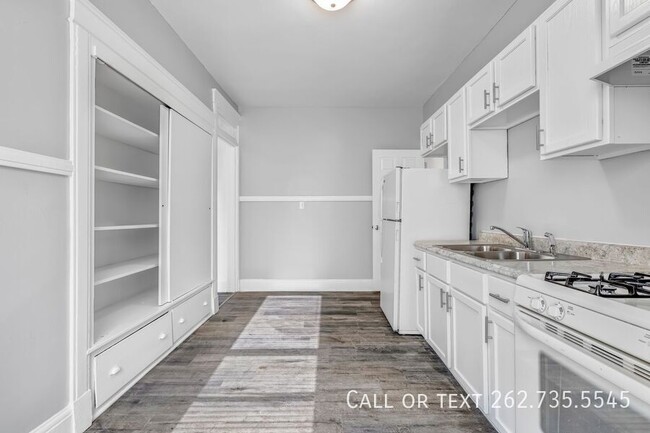 Building Photo - Charming Renovated 1 Bed 1 Bath Apartment ...