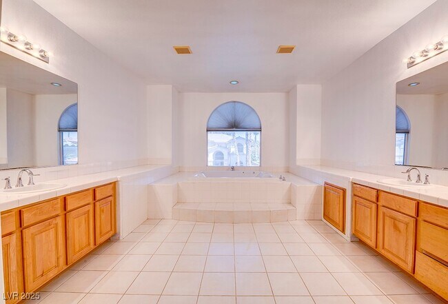 Building Photo - 92 Teton Pines Dr