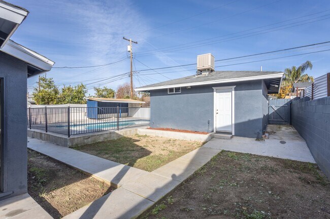 Building Photo - 1312 Telegraph Ave