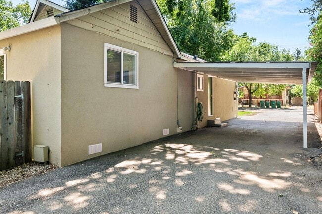 Building Photo - Available Now. Cute Home located in quiet ...