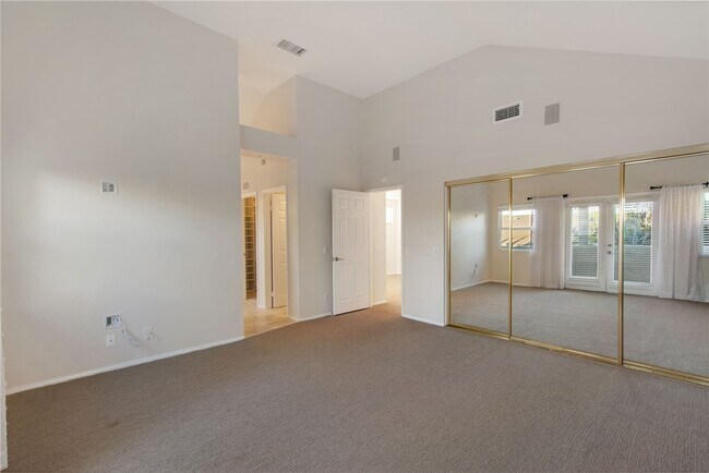 Building Photo - 30 St Michael