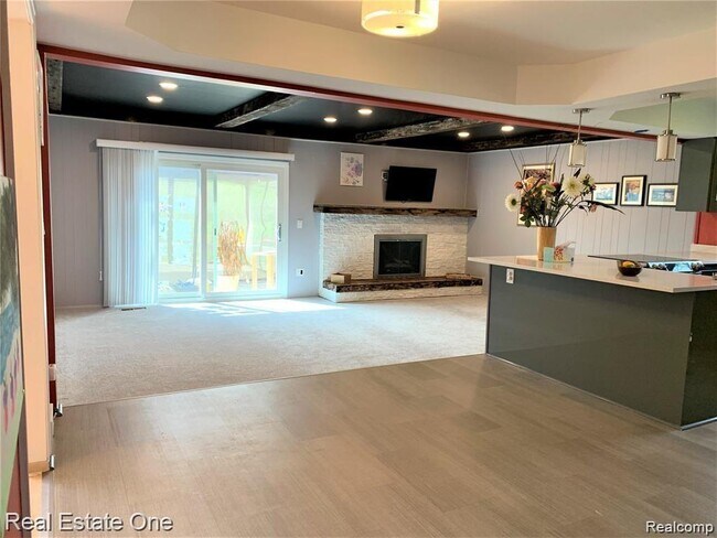 Building Photo - 5051 Falmouth Dr