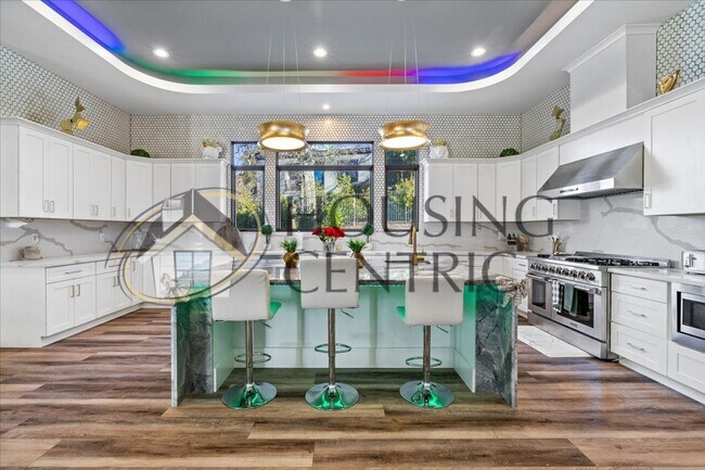 Building Photo - Breathtaking Luxury Custom Rental in Guard Gated Serrano Golf Community!!