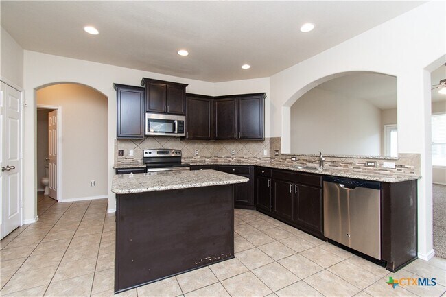 Building Photo - 1207 Fawn Lily Dr