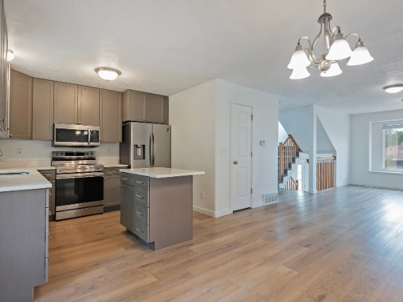 Building Photo - 9485 Fairway View Dr S