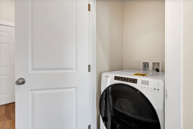 Building Photo - 2108 S J St