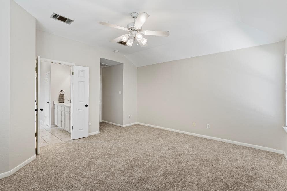 Building Photo - 1601 Briar Hill Dr