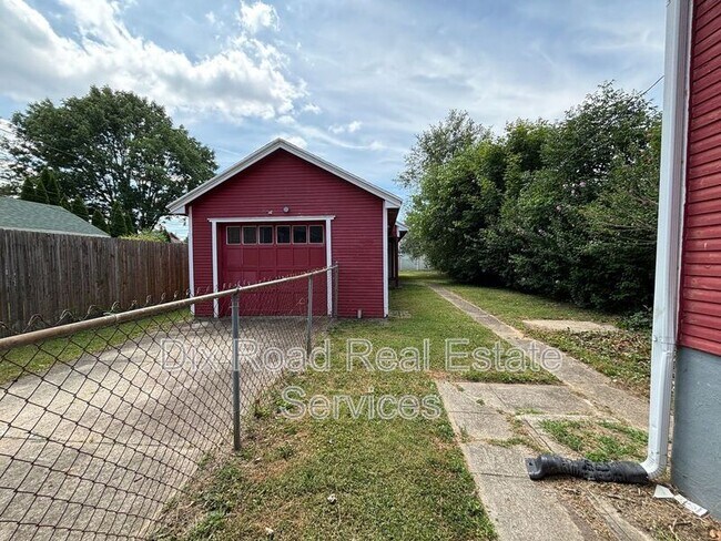Building Photo - 24 Lutz Ave