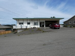 Building Photo - Central Duplex with View
