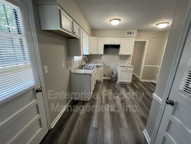 Building Photo - 3535 Debby Dr