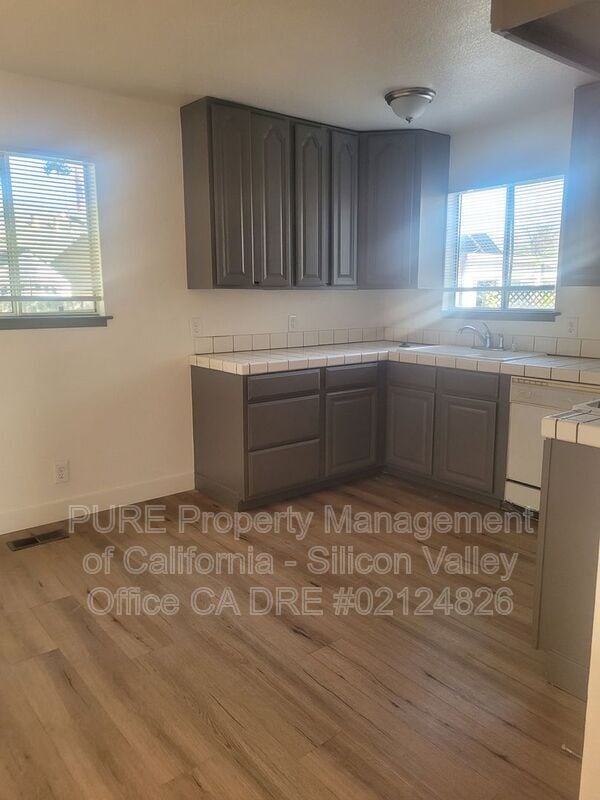 Building Photo - 68 N White Rd