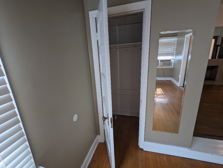 Building Photo - 805 E 100 S