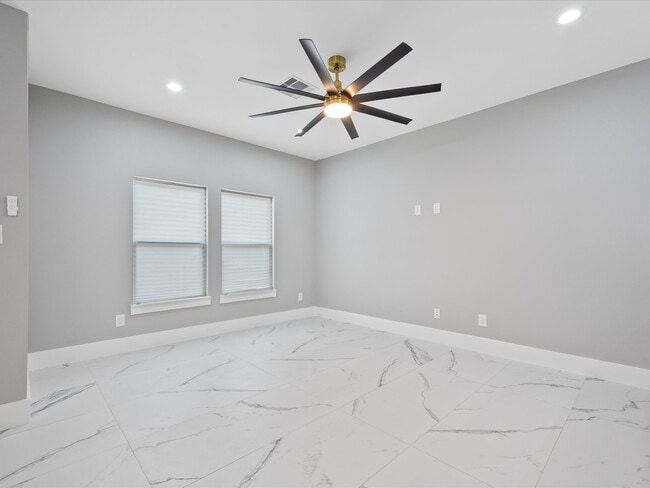 Building Photo - 9114 Everglade Dr