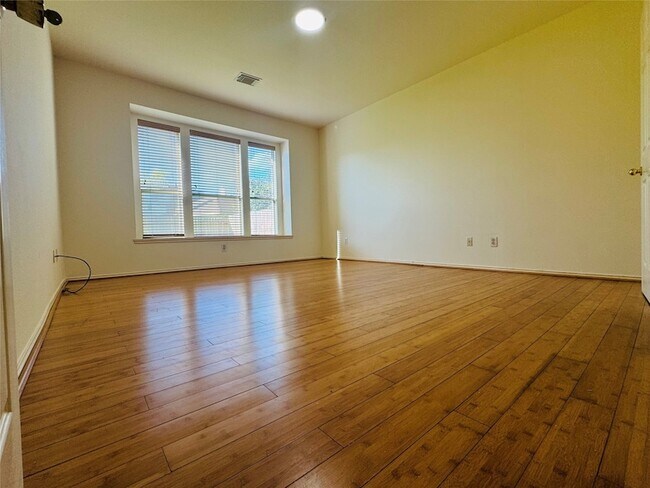 Building Photo - 931 Sierra Springs Ln