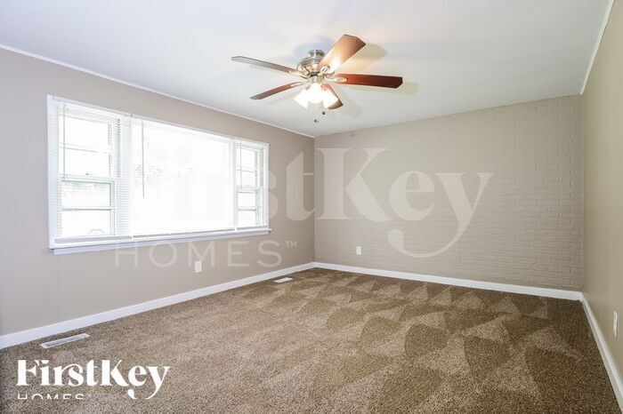 Building Photo - 2293 Maxville Ln