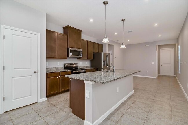 Building Photo - 4525 Pippin Ln