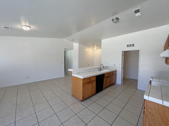 Building Photo - 1408 Interlaken Dr