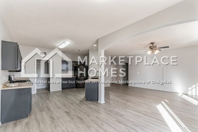 Building Photo - 620 Creekside Ave SW