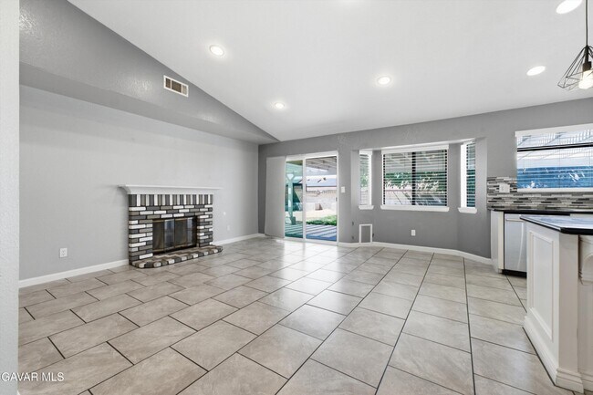 Building Photo - 3129 Golfwood Ct