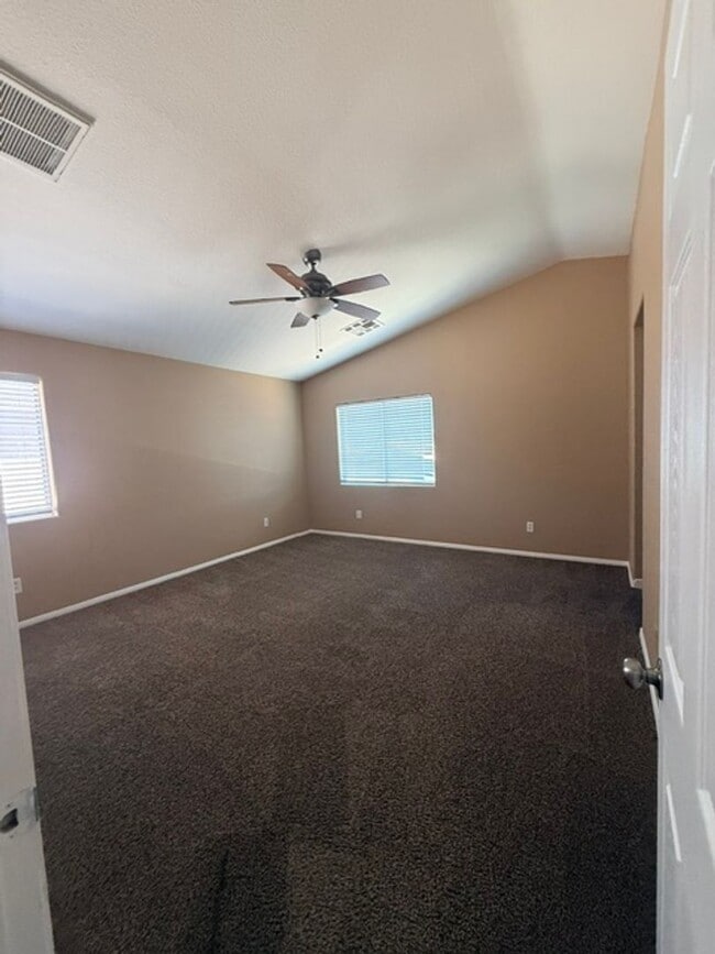 Building Photo - 5172 Dillingham Dr