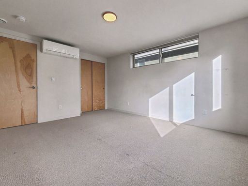 Building Photo - South Seattle 1 Bedroom + Office Townhouse...