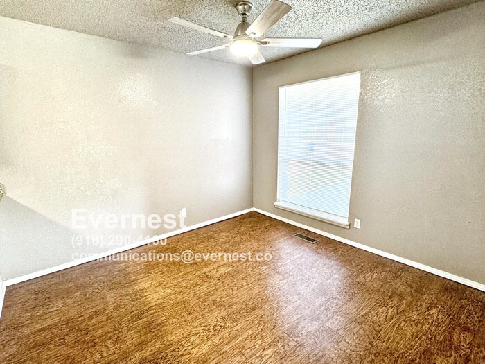 Building Photo - 8126 E 65th Pl