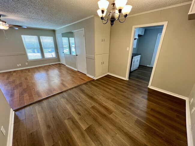 Building Photo - 3225 Knox St