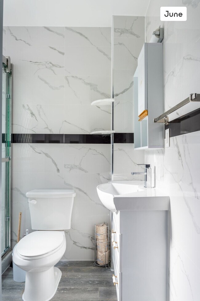 Building Photo - 2572 Steinway Street