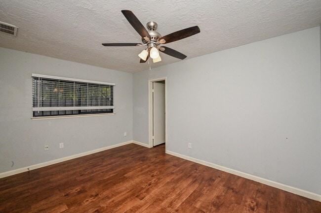 Building Photo - 6715 Greenyard Dr