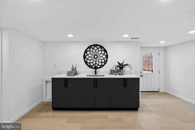 Building Photo - 2932 Yost Pl NE