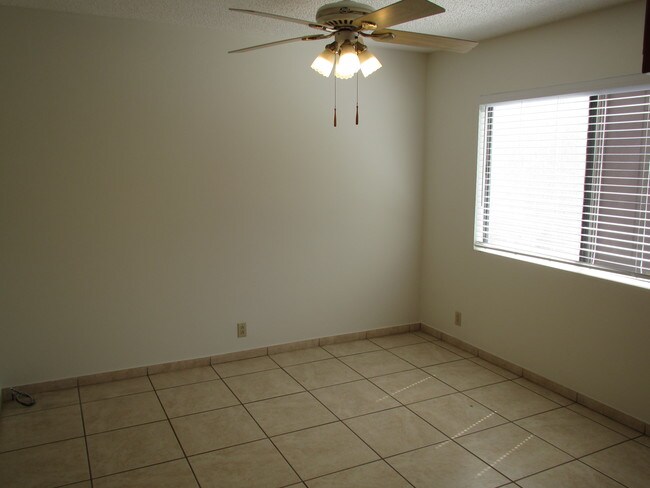 Building Photo - 452 W Huntington Dr