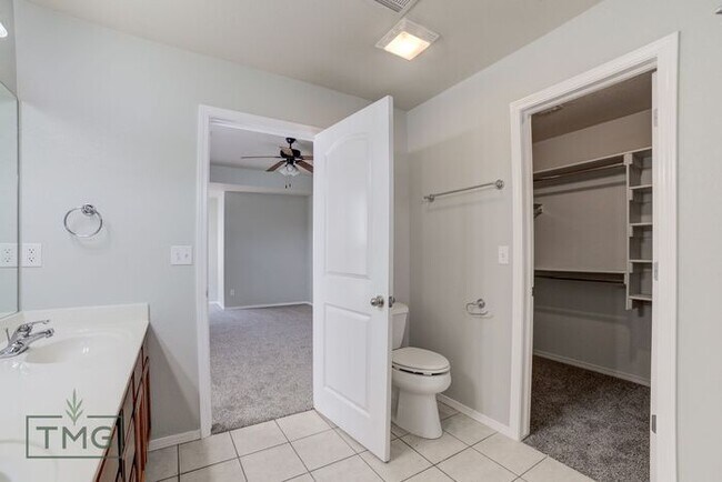 Building Photo - Great 3/2/2 in Owasso’s Lake Valley!