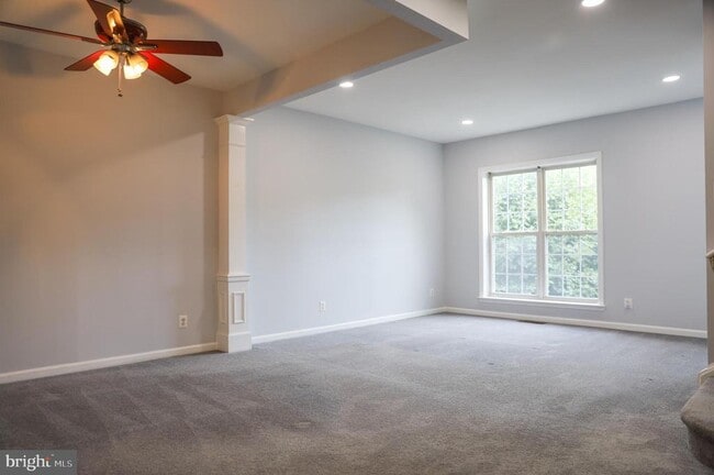 Building Photo - 6324 Locust Tree Ln