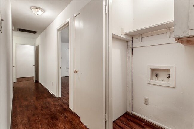 Building Photo - 7544 Brentcove Cir