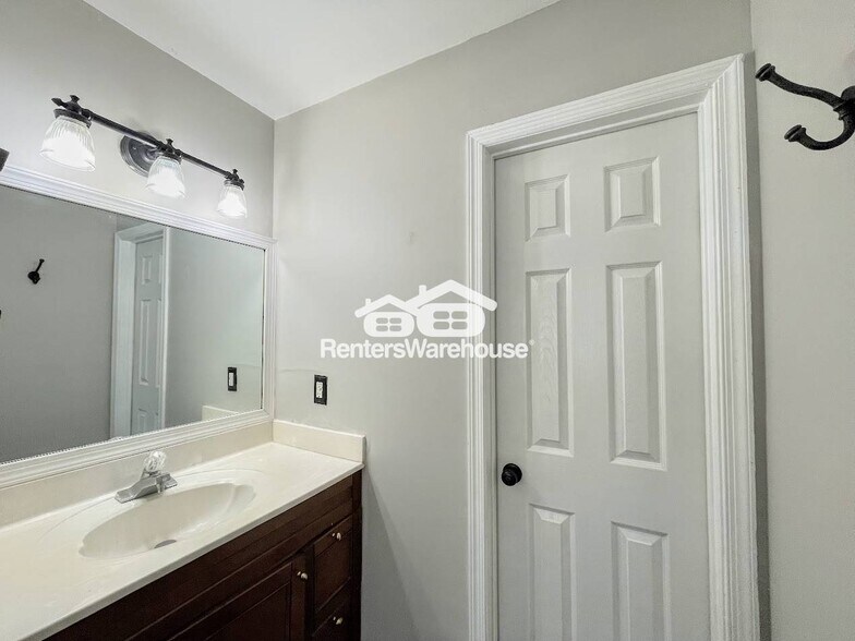 Building Photo - 1497 Eddystone Dr